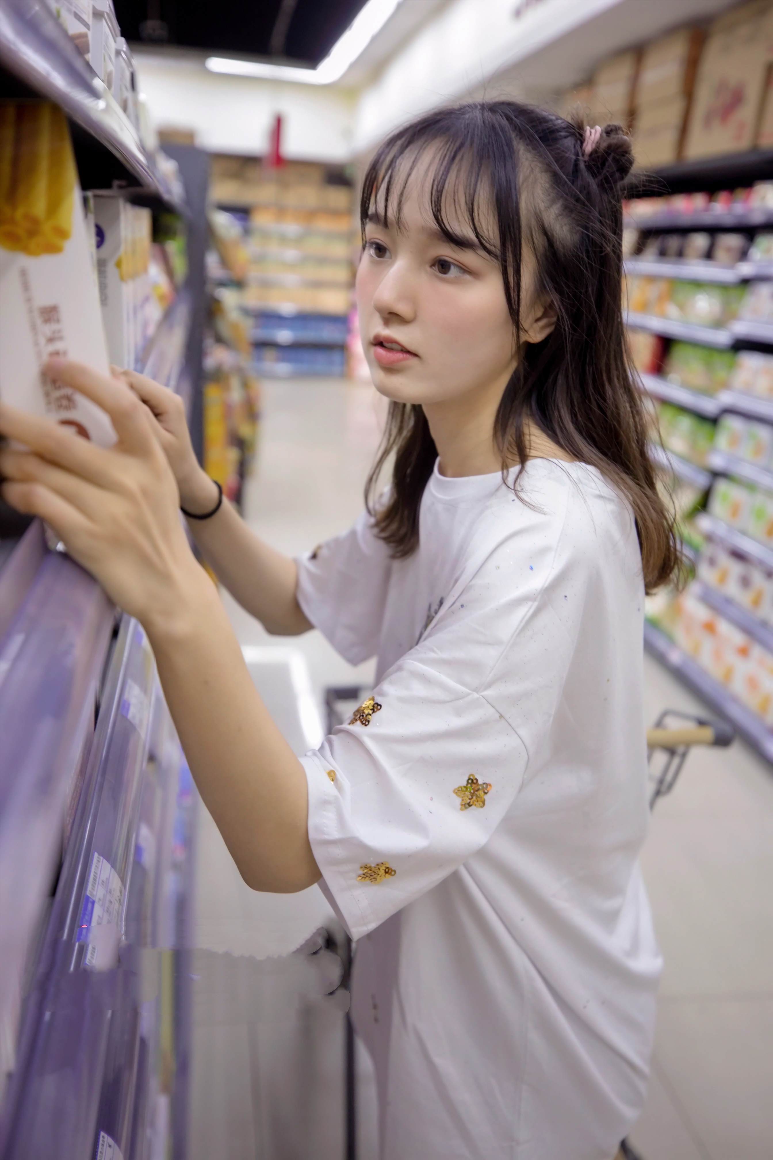 《超市购物+视频1个》作品图