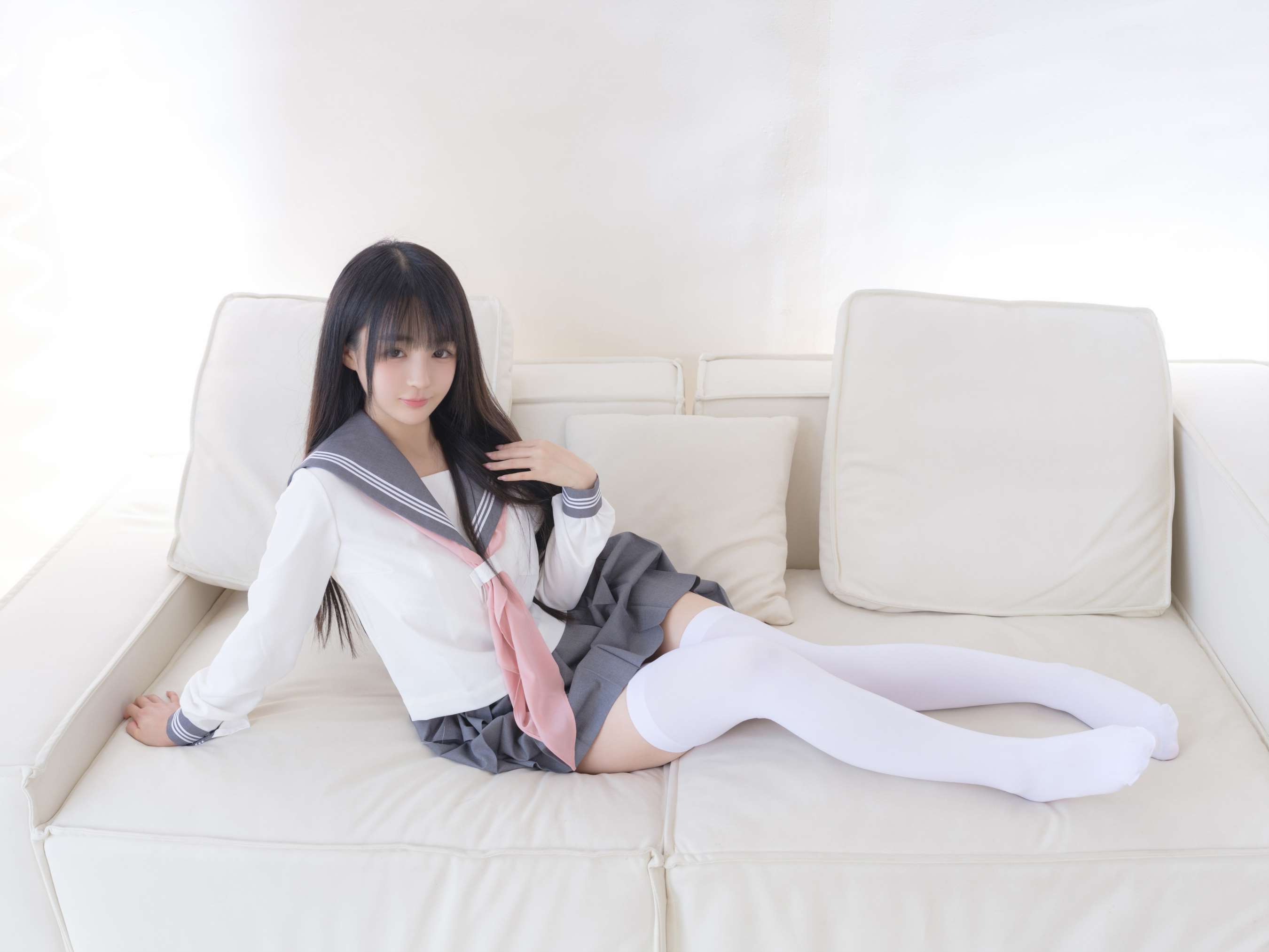 《白丝JK少女》作品图