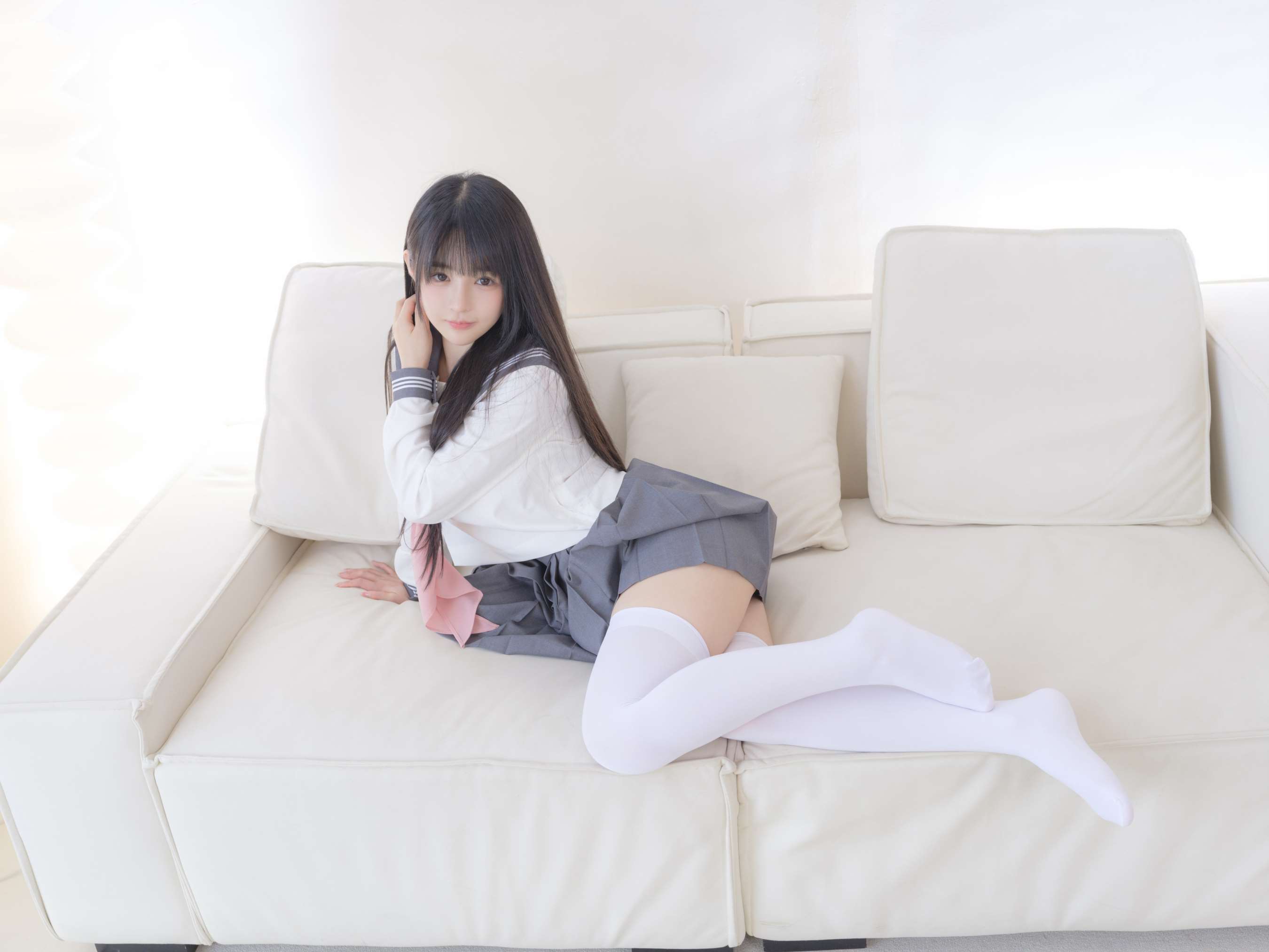《白丝JK少女》作品图