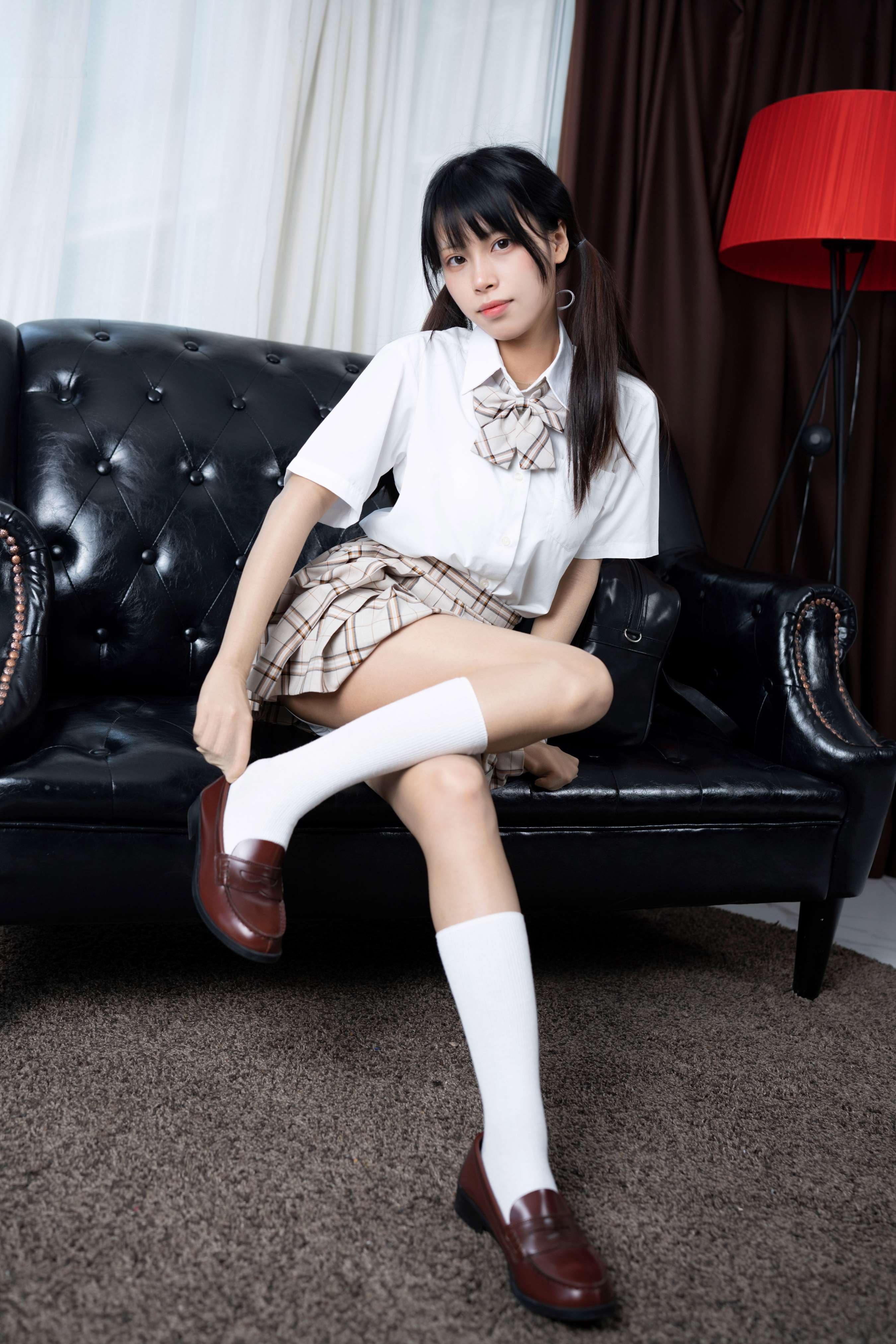 《顽皮的高中女生》作品图