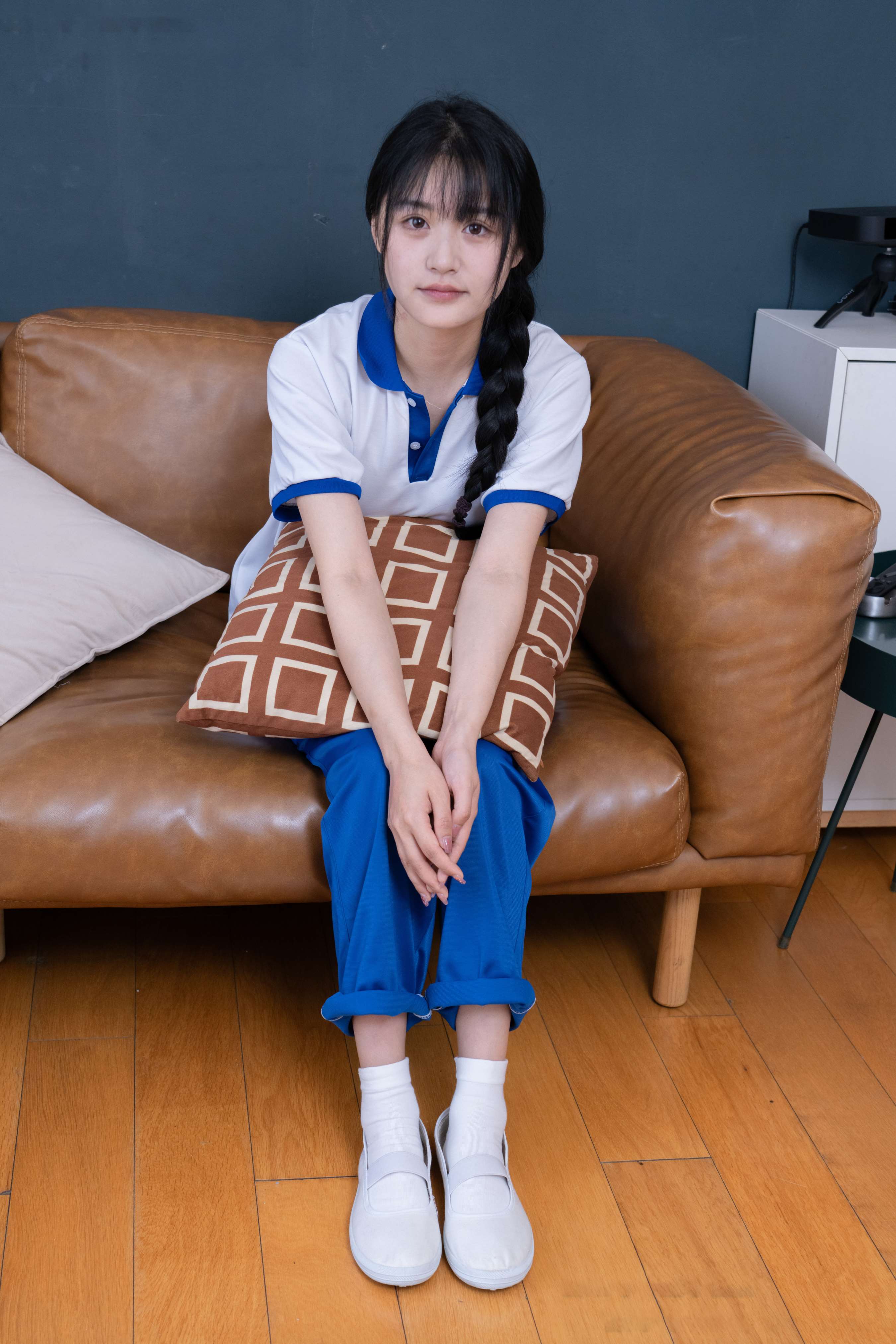《[甜予摄影] NO.091 澜澜-校服、白布鞋、板鞋、白棉袜、短肉丝、裸足(带视频)》作品图