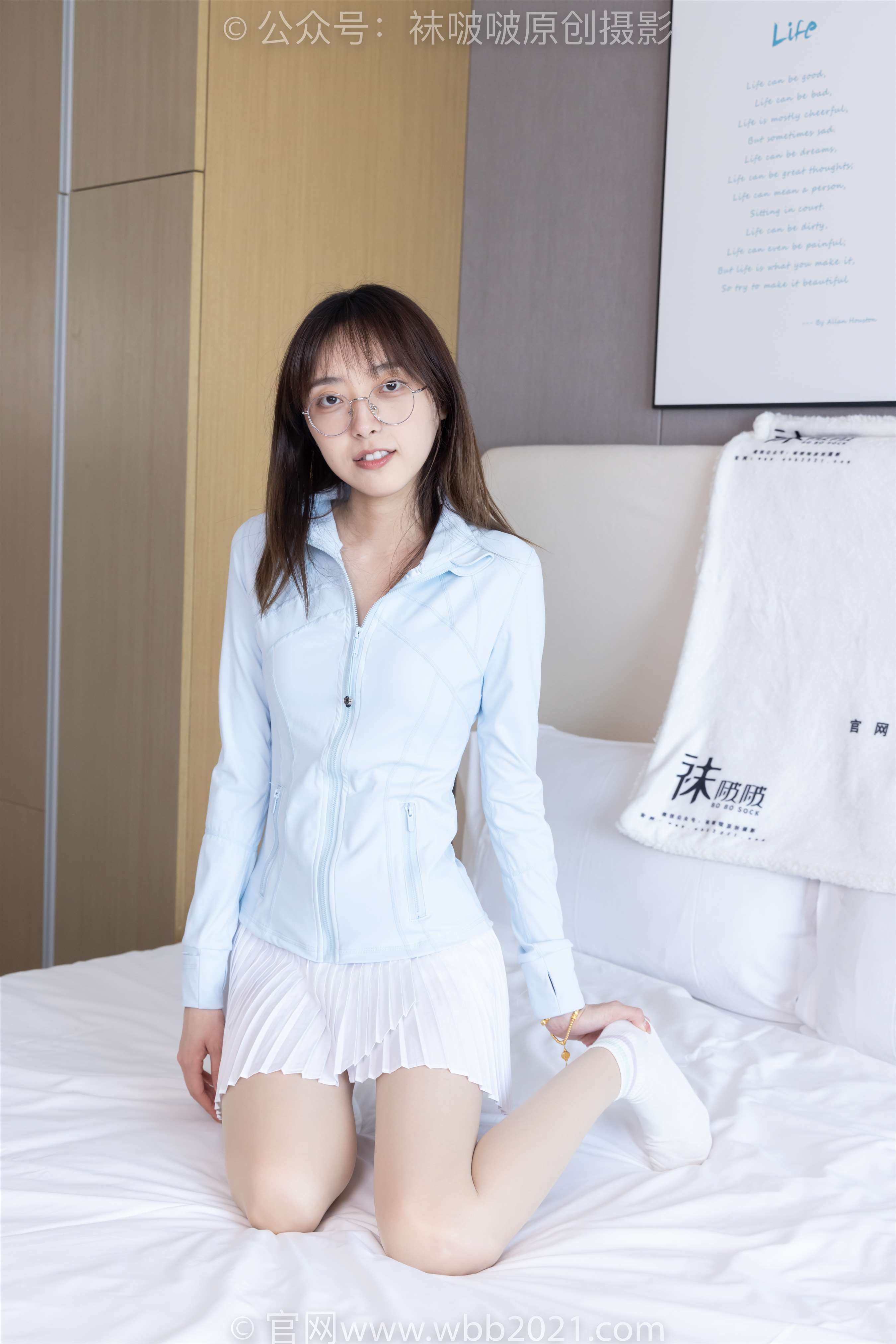《[袜啵啵] 454期 稚予-白棉袜、肉丝-仅打底、板鞋(带视频)【150P+1V/6.86G】》作品图