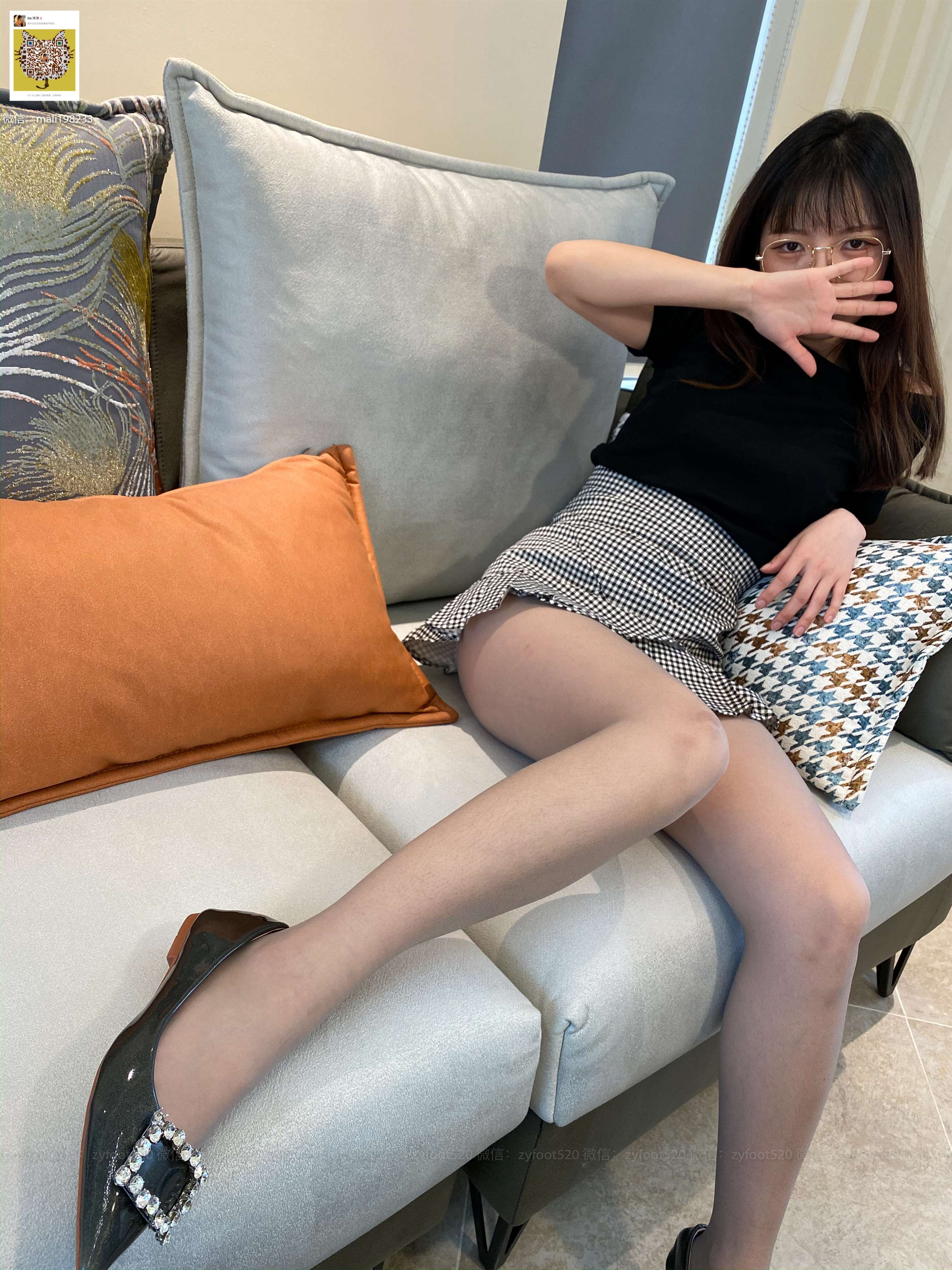 《[ISS尤物]No.018 萝莉婷 包臀裙脱丝(带视频)【104P+1V/860M】》作品图