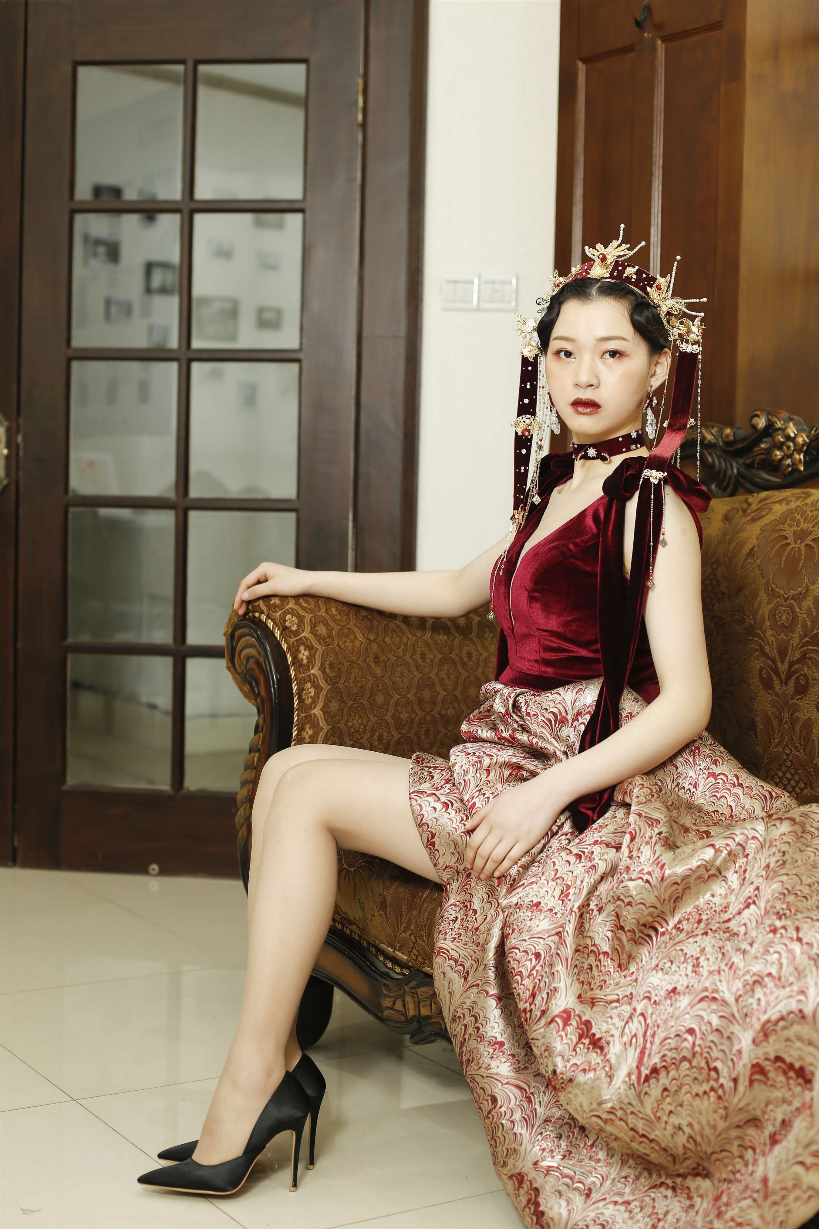 《[奈丝]045-你是QUEEN-小蝶（无水印）【46P/239M】》作品图