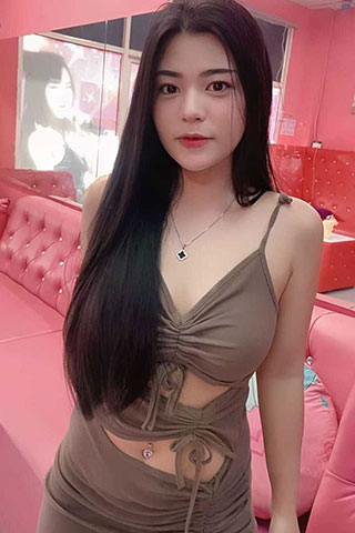 [视频]抚摸熟睡01年出生女孩的脚